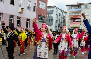 Gemlik’te 1470 Öğrenci Sanatla Buluşuyor